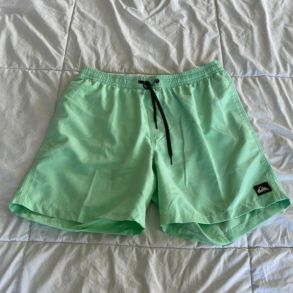Quicksilver trunks - Picture 1 of 6